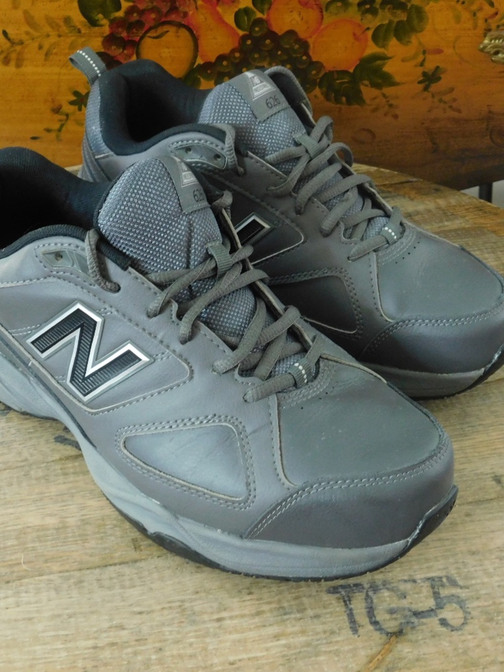 New Balance 626V2 Industrial Shoe size 9 Mens 6 E Grey Very Good Preowned Condit